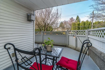 Front Yard Photo of 103 3088 Flint Street, Port Coquitlam, BC