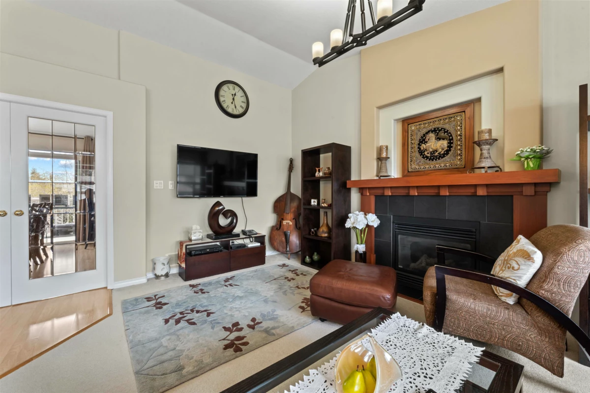 Dining Area Photo of 11982 230 Street, Maple Ridge, BC