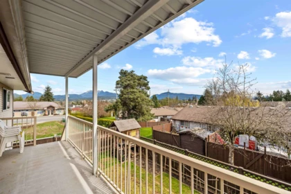 Front Yard Photo of 11982 230 Street, Maple Ridge, BC