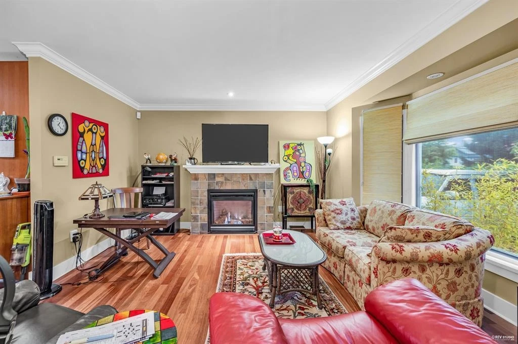 Family Room Photo of 628 E 7th Street, North Vancouver, BC