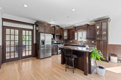 Kitchen Island Photo of 8637 Maynard Terrace, Mission, BC