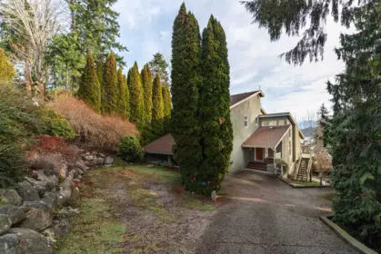 476 Abbs Road, Gibsons, BC, Gibsons — Single Family Residence for sale