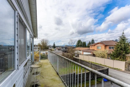 Hallway Photo of 5085 Woodsworth Street, Burnaby, BC