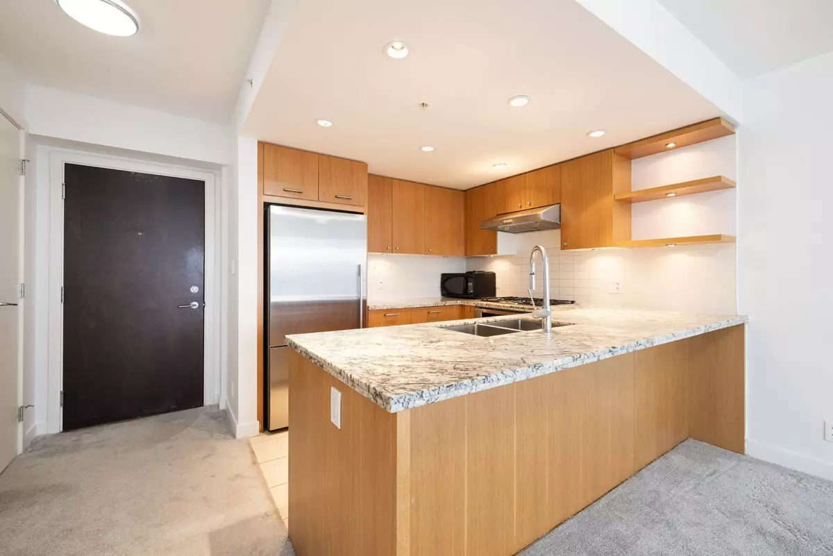 Family Room Photo of 901 1455 George Street, White Rock, BC