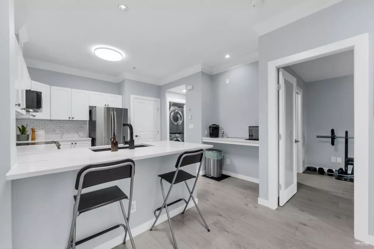 Dining Area Photo of 122 18 Jack Mahony Place, New Westminster, BC
