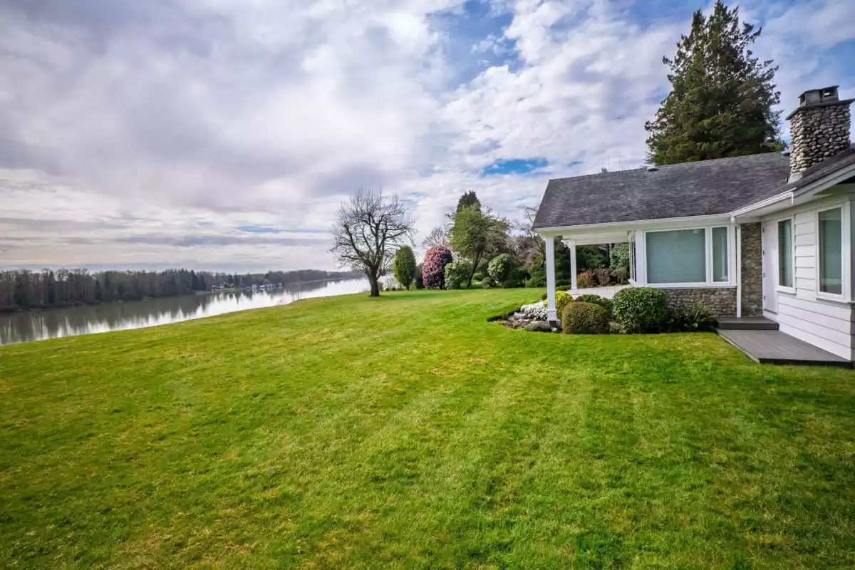 Family Room Photo of 11446 River Wynd Street, Maple Ridge, BC