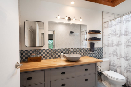 Guest Bathroom Photo of 1101 Lenora Road, Bowen Island, BC