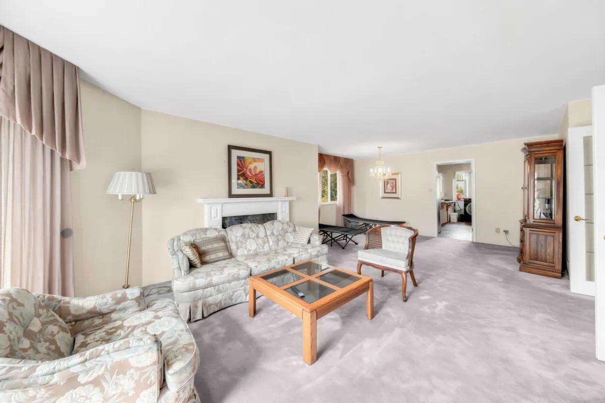 Living Room Photo of 4837 8a Avenue, Delta, BC