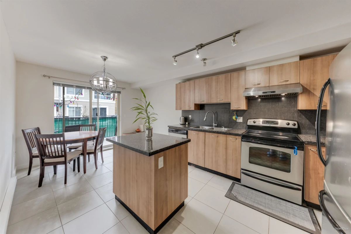Dining Area Photo of 96 6671 121 Street, Surrey, BC