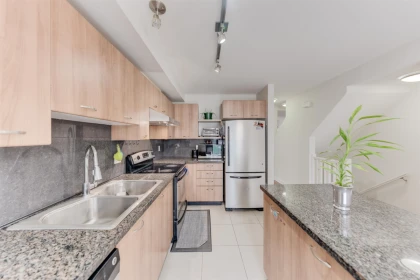 Kitchen Island Photo of 96 6671 121 Street, Surrey, BC