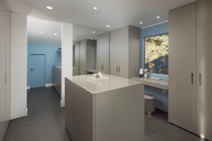 Hallway Photo of 3460 Rockview Place, West Vancouver, BC