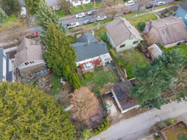 Front Yard Photo of 521 Garfield Street, New Westminster, BC