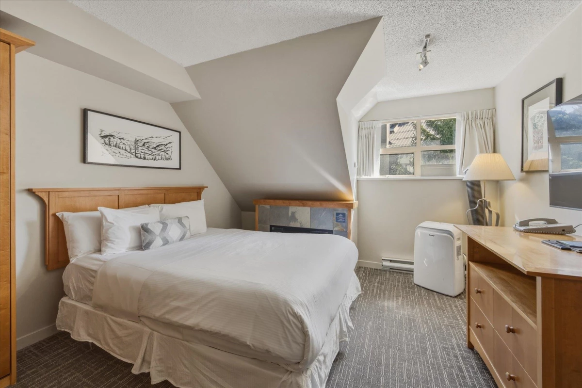 Living Room Photo of 4402 4295 Blackcomb Way, Whistler, BC