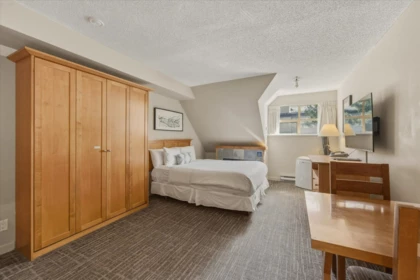 4402 4295 Blackcomb Way, Whistler, BC, Whistler — Apartment/Condo for sale
