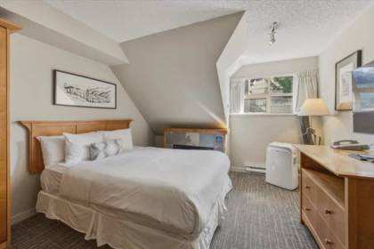 4402 4295 Blackcomb Way, Whistler, BC, Whistler — Apartment/Condo for sale