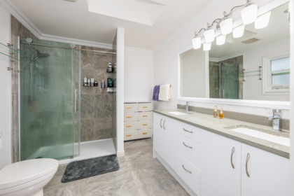 Guest Bathroom Photo of 8769 215b Street, Langley, BC