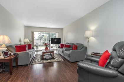 215 33535 King Road, Abbotsford, BC, Abbotsford — Apartment/Condo for sale