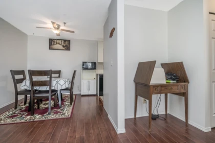 Kitchen Island Photo of 215 33535 King Road, Abbotsford, BC