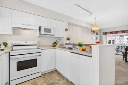 Breakfast Nook Photo of 45 11355 236 Street, Maple Ridge, BC