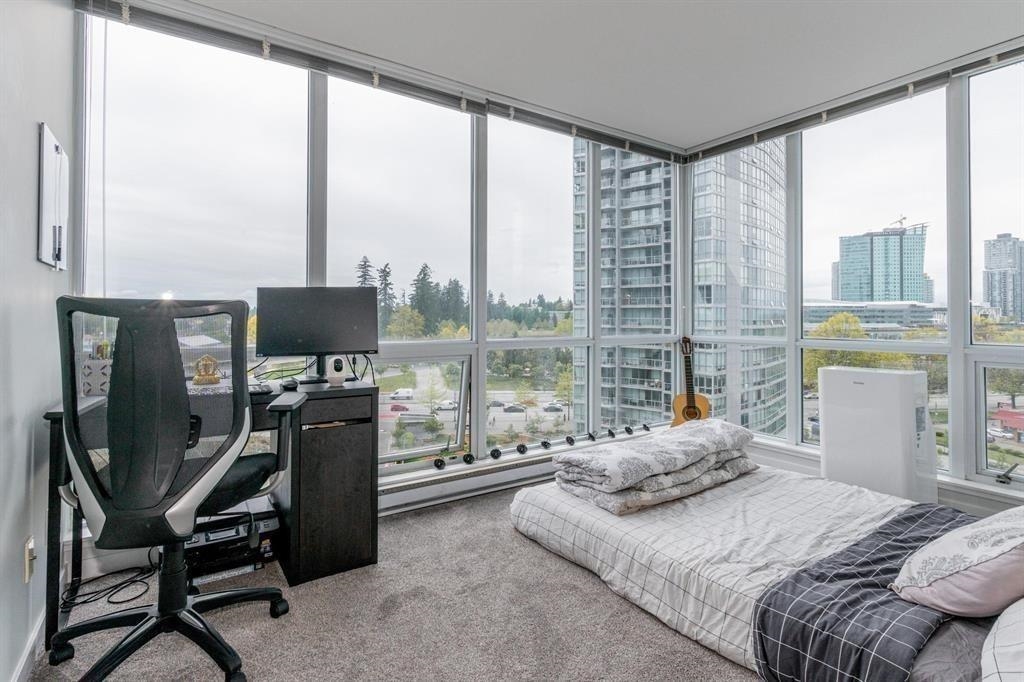 Family Room Photo of 809 9981 Whalley Boulevard, Surrey, BC