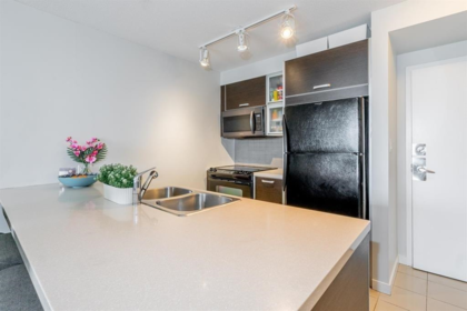 Walk-In Closet Photo of 809 9981 Whalley Boulevard, Surrey, BC