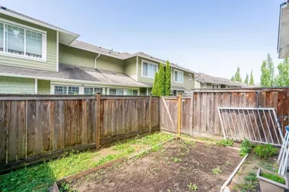 Office / Den Photo of 35 6110 138 Street, Surrey, BC