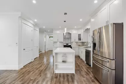 Kitchen Photo of 7263 194a Street, Surrey, BC