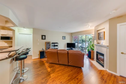407 210 Eleventh Street, New Westminster, BC, New Westminster — Apartment/Condo for sale