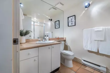 Hallway Photo of 207 1811 W 16th Avenue, Vancouver, BC