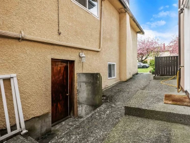 Backyard Photo of 620 Slocan Street, Vancouver, BC