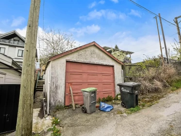 Front Yard Photo of 620 Slocan Street, Vancouver, BC