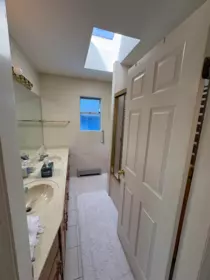 Hallway Photo of 5095 Nanaimo Street, Vancouver, BC