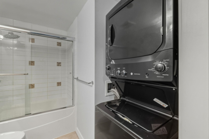 Entry Foyer Photo of 751 1483 E King Edward Avenue, Vancouver, BC