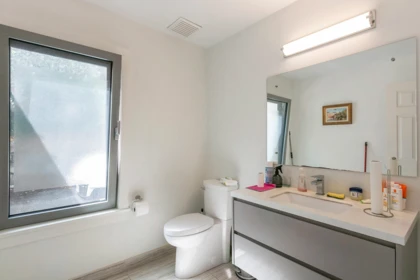 Guest Bathroom Photo of 5479 Keith Road, West Vancouver, BC