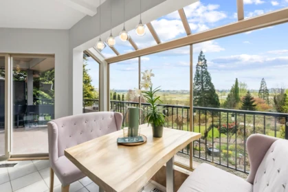 Breakfast Nook Photo of 16498 77 Avenue, Surrey, BC