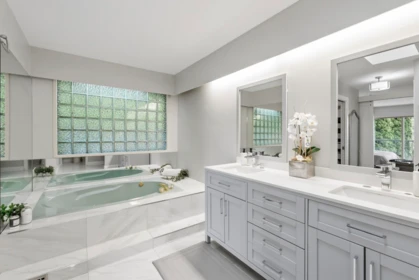 Powder Room Photo of 16498 77 Avenue, Surrey, BC