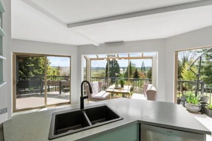 Primary Bathroom Photo of 16498 77 Avenue, Surrey, BC