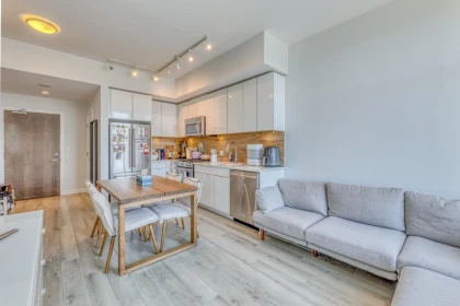 Kitchen Island Photo of 1502 200 Nelson's Crescent, New Westminster, BC