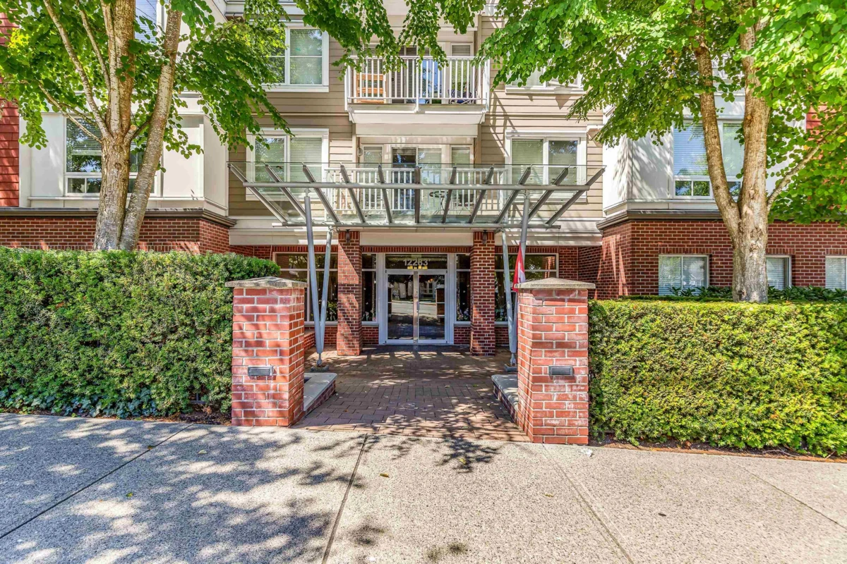 Family Room Photo of 108 12283 224 Street, Maple Ridge, BC