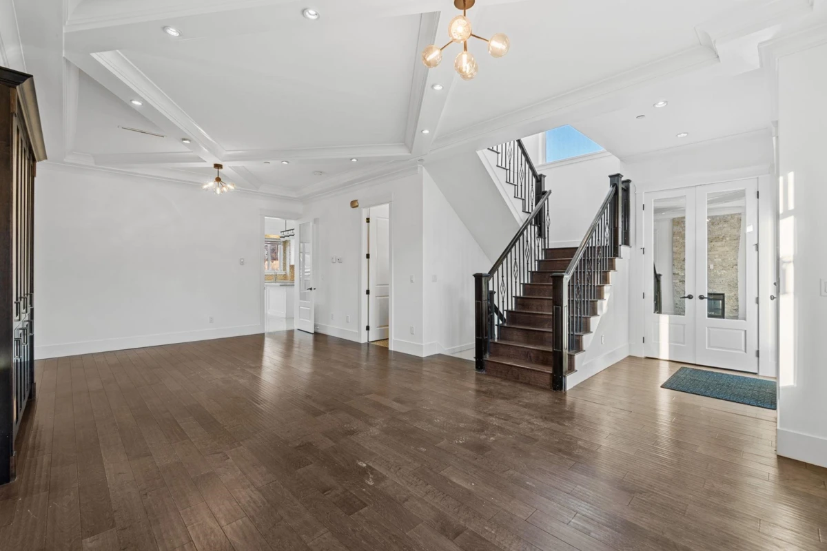 Living Room Photo of 831 E King Edward Avenue, Vancouver, BC