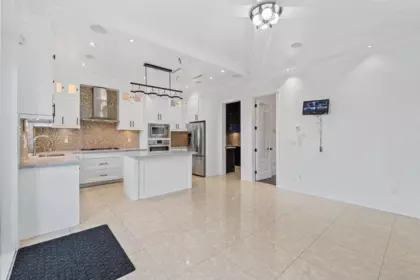 Kitchen Island Photo of 831 E King Edward Avenue, Vancouver, BC