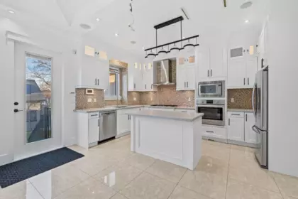 Kitchen Photo of 831 E King Edward Avenue, Vancouver, BC