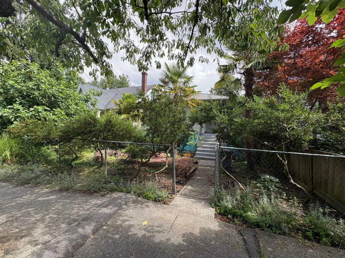 Family Room Photo of 2274 Mclean Drive, Vancouver, BC