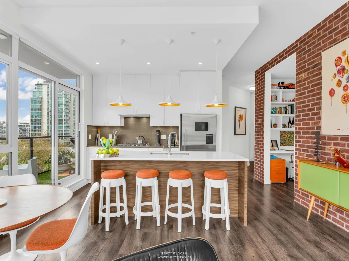 Dining Area Photo of 310 105 W 2nd Street, North Vancouver, BC