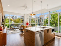 310 105 W 2nd Street, North Vancouver, BC