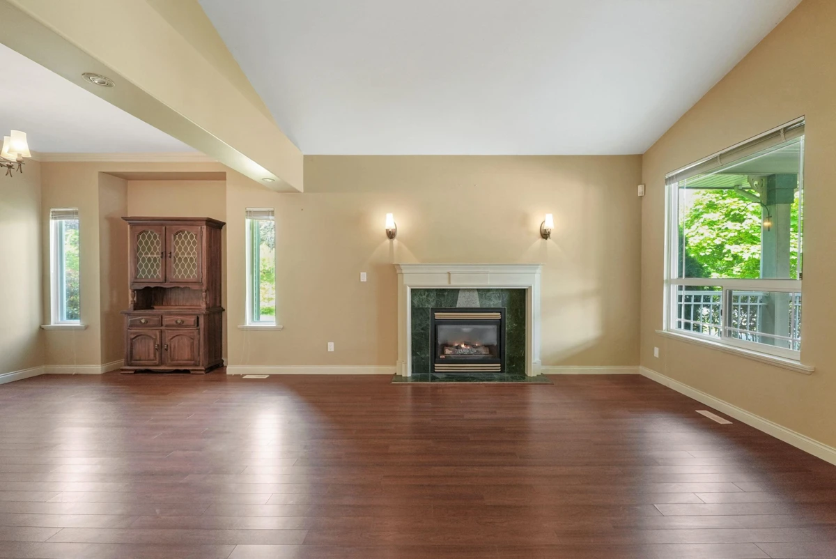 Dining Area Photo of 18202 69 Avenue, Surrey, BC