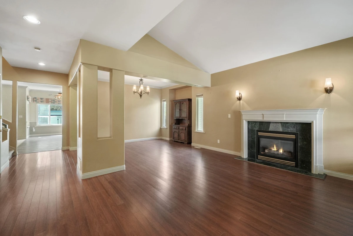 Family Room Photo of 18202 69 Avenue, Surrey, BC