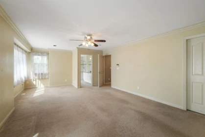 Basement Recreation Room Photo of 18202 69 Avenue, Surrey, BC
