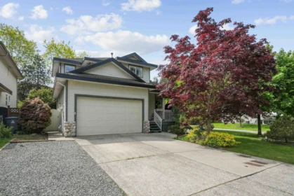 18202 69 Avenue, Surrey, BC, Surrey — Single Family Residence for sale