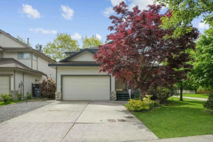 18202 69 Avenue, Surrey, BC, Surrey — Single Family Residence for sale